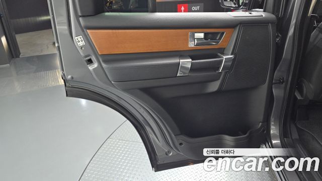 Land Rover Discovery 4 3.0 SDV6 HSE 2015 — фото 25