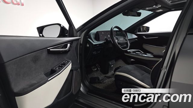 Kia EV6 Long Range 4WD GT Line 2023 — фото 10
