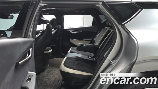 Kia EV6 Long Range 4WD GT Line 2023 — фото 12