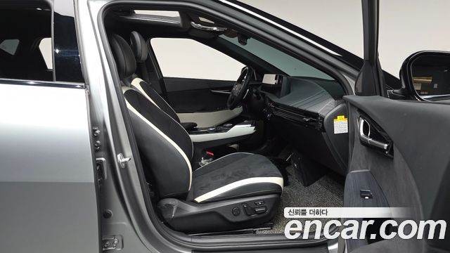 Kia EV6 Long Range 4WD GT Line 2023 — фото 26