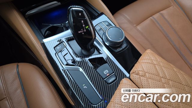 BMW 5 Series (G30) 520d Luxury Special Edition 2018 — фото 9