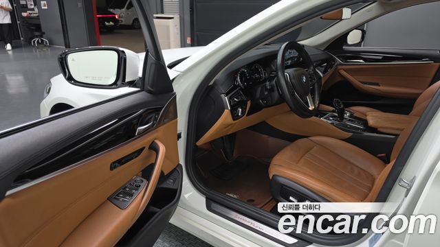 BMW 5 Series (G30) 520d Luxury Special Edition 2018 — фото 10