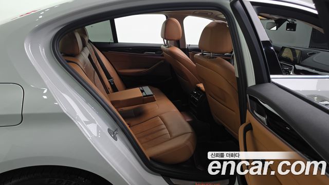 BMW 5 Series (G30) 520d Luxury Special Edition 2018 — фото 11