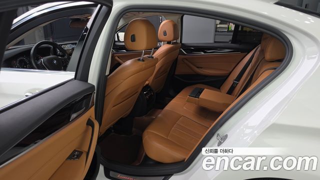 BMW 5 Series (G30) 520d Luxury Special Edition 2018 — фото 12