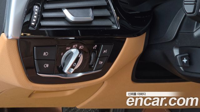 BMW 5 Series (G30) 520d Luxury Special Edition 2018 — фото 19