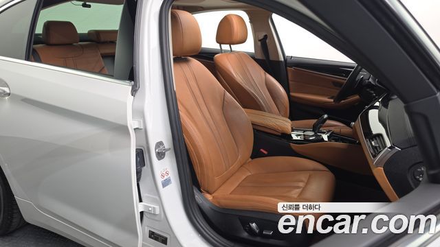 BMW 5 Series (G30) 520d Luxury Special Edition 2018 — фото 26