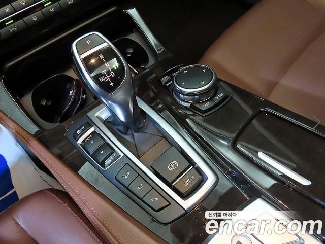 BMW 5 Series (F10) 528i xDrive M Aero Dynamic 2016 — фото 17