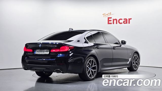 BMW 5 Series (G30) 530e M Sport 2023 — фото 2