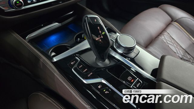 BMW 5 Series (G30) 530e M Sport 2023 — фото 9