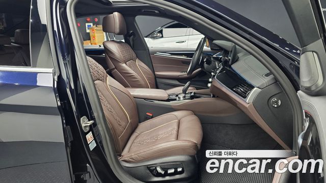 BMW 5 Series (G30) 530e M Sport 2023 — фото 10
