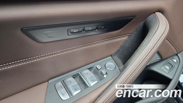 BMW 5 Series (G30) 530e M Sport 2023 — фото 19