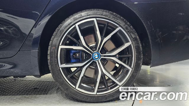 BMW 5 Series (G30) 530e M Sport 2023 — фото 21