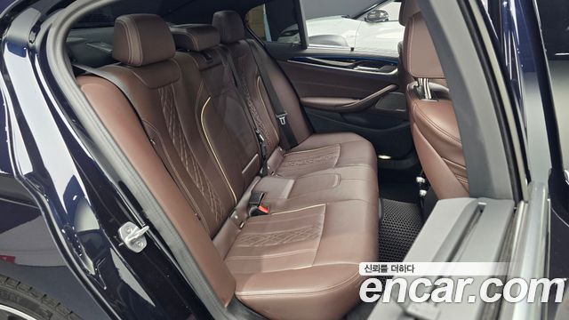 BMW 5 Series (G30) 530e M Sport 2023 — фото 26