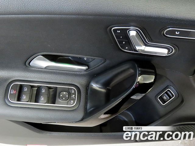 Mercedes-Benz A-Class (W177) A220 Sedan 2020 — фото 6