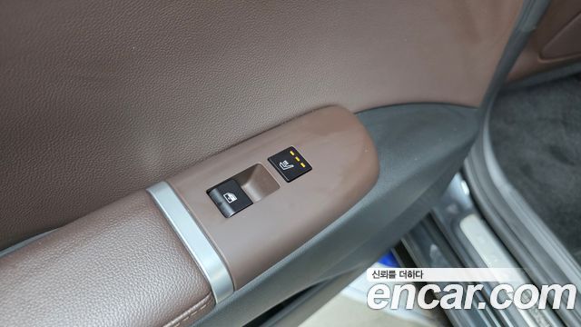 Hyundai Grandeur (GN7) 2,5 Gasoline 2WD Exclusive 2025 — фото 19