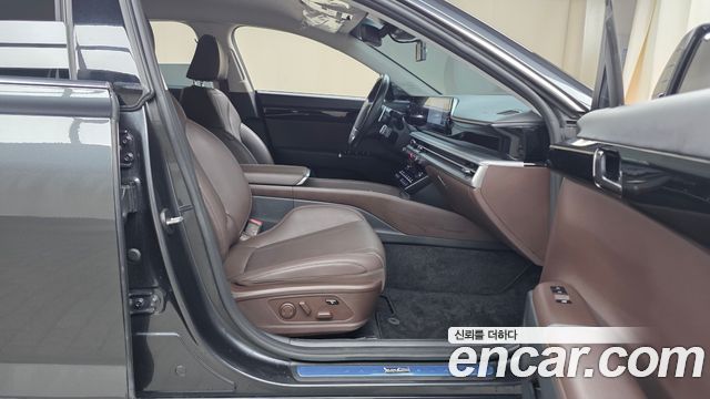 Hyundai Grandeur (GN7) 2,5 Gasoline 2WD Exclusive 2025 — фото 26