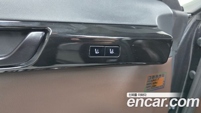 Hyundai Grandeur (GN7) 2,5 Gasoline 2WD Exclusive 2025 — фото 27