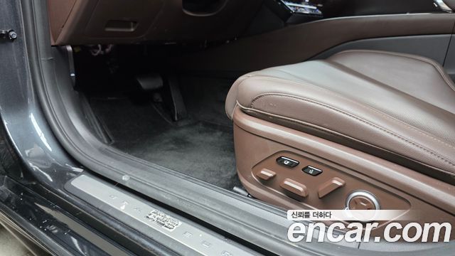 Hyundai Grandeur (GN7) 2,5 Gasoline 2WD Exclusive 2025 — фото 28