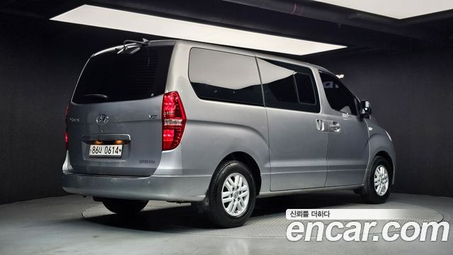 Hyundai Grand Starex 5-Seater VAN Smart 2017 — фото 2