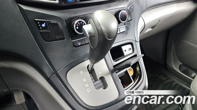 Hyundai Grand Starex 5-Seater VAN Smart 2017 — фото 9
