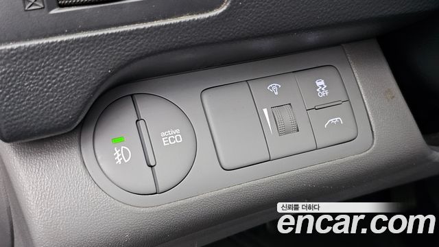 Hyundai Grand Starex 5-Seater VAN Smart 2017 — фото 17