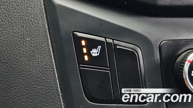 Hyundai Grand Starex 5-Seater VAN Smart 2017 — фото 18