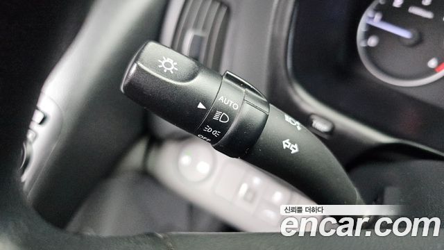 Hyundai Grand Starex 5-Seater VAN Smart 2017 — фото 19