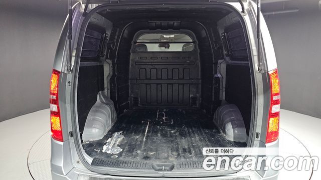 Hyundai Grand Starex 5-Seater VAN Smart 2017 — фото 20