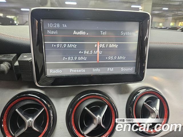 Mercedes-Benz GLA-Class (X156) GLA45 AMG 4MATIC 2015 — фото 20