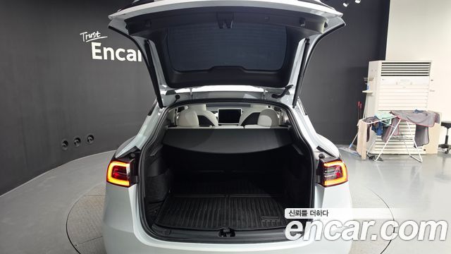 Tesla Model Y RWD 2024 — фото 20