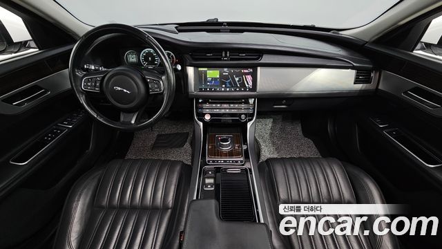 Jaguar XF (X260) 20d Portfolio 2017 — фото 7