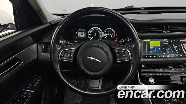 Jaguar XF (X260) 20d Portfolio 2017 — фото 12