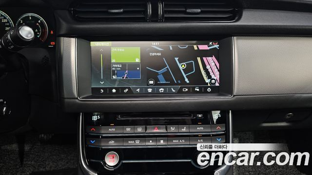 Jaguar XF (X260) 20d Portfolio 2017 — фото 13