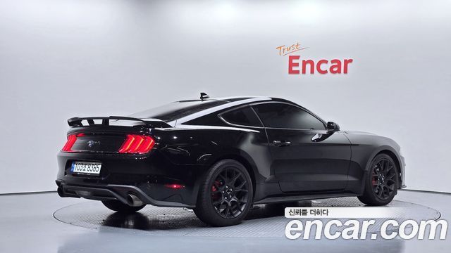 Ford Mustang Coupe 2021 — фото 2
