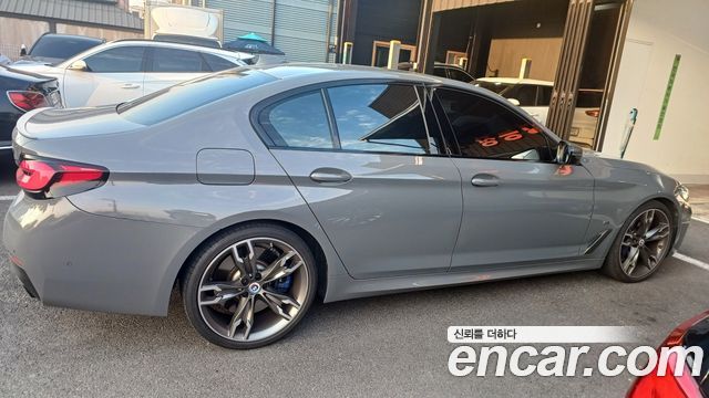 BMW 5 Series (G30) M550i xDrive 2021 — фото 3