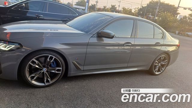 BMW 5 Series (G30) M550i xDrive 2021 — фото 6