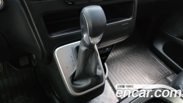 Hyundai Staria Cargo 5-Seater Modern 2023 — фото 9