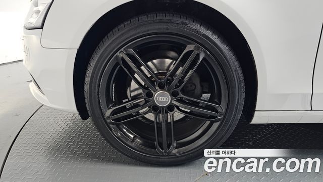 Audi A4 2.0 TDI dynamic B8 2014 — фото 5
