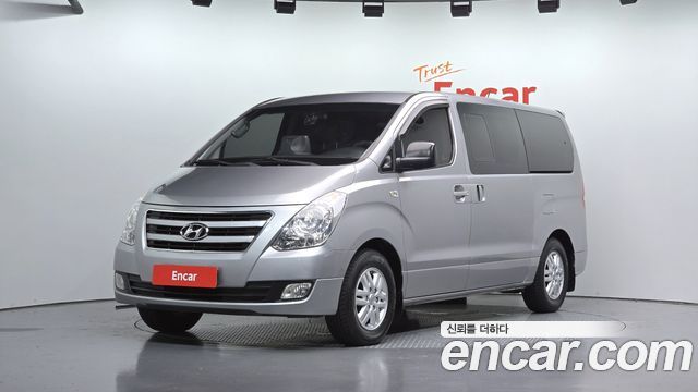 Hyundai Grand Starex 12-Seater Wagon Modern
