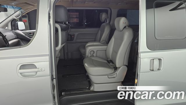 Hyundai Grand Starex 12-Seater Wagon Modern 2016 — фото 11
