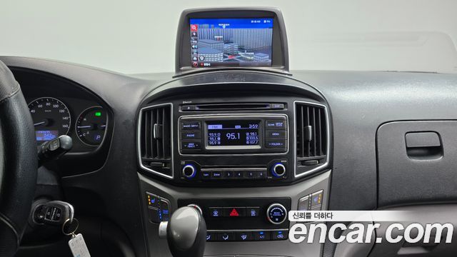 Hyundai Grand Starex 12-Seater Wagon Modern 2016 — фото 12