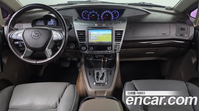 KG Mobility (SsangYong) Korando Turismo 4WD GT 9-seater 2015 — фото 7