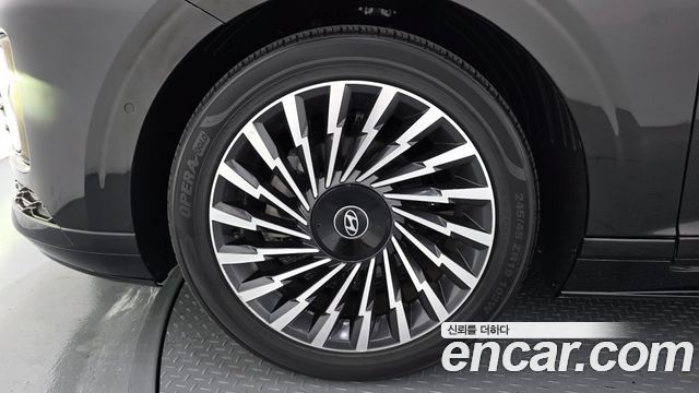 Hyundai Grandeur Hybrid (GN7) Calligraphy 2023 — фото 5
