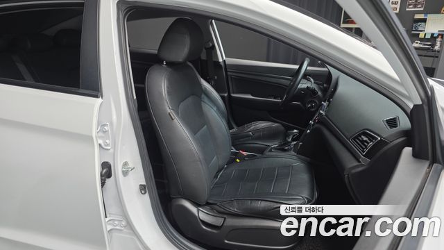 Hyundai Avante (AD) 1.6 GDI Smart 2017 — фото 11