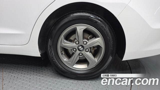 Hyundai Avante (AD) 1.6 GDI Smart 2017 — фото 21