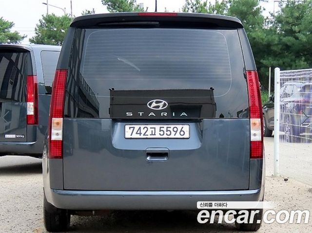 Hyundai Staria Tourer 11-Seater Smart 2023 — фото 4