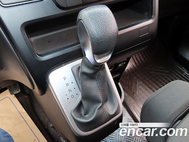 Hyundai Staria Tourer 11-Seater Smart 2023 — фото 15