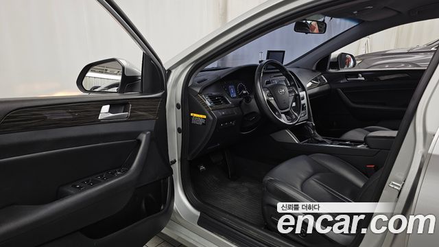 Hyundai Sonata (LF) 2.0 Smart 2015 — фото 10