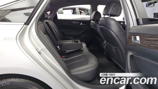 Hyundai Sonata (LF) 2.0 Smart 2015 — фото 12