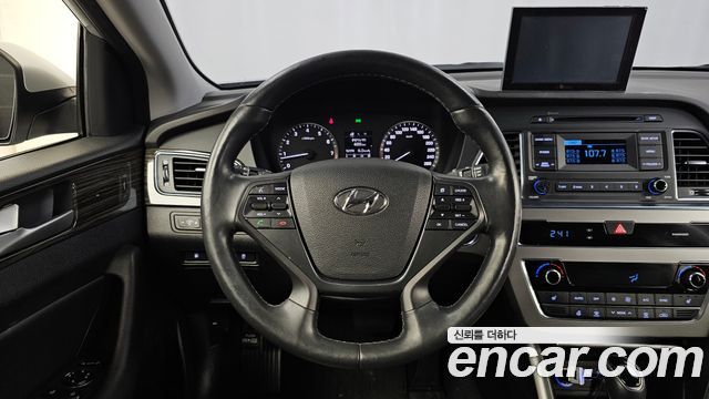 Hyundai Sonata (LF) 2.0 Smart 2015 — фото 13